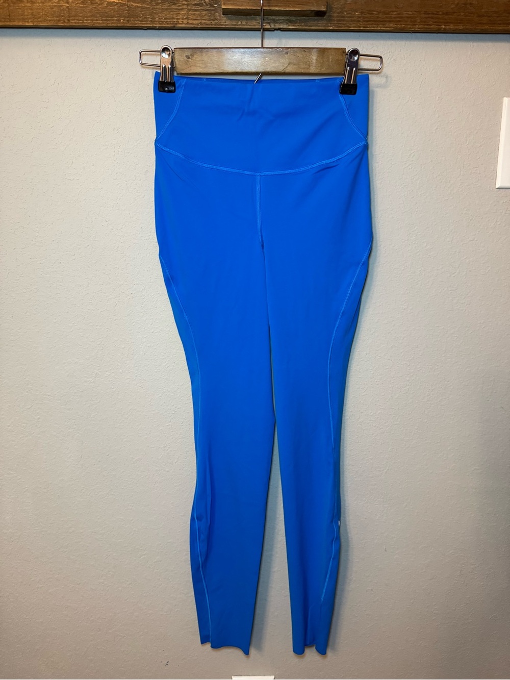 Lululemon Base Pace High-Rise Tight
28"' Poolside Size 4 - Picture 5 of 13